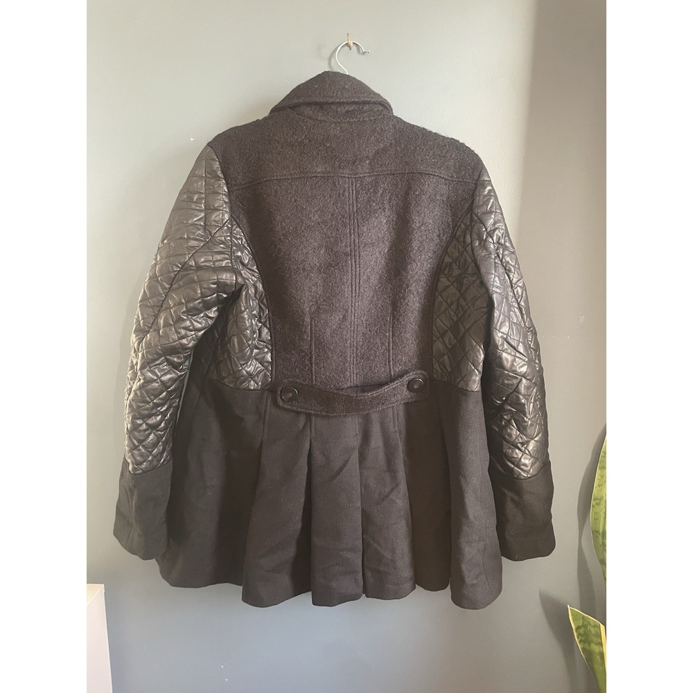 womens coat - Picture 3 of 6
